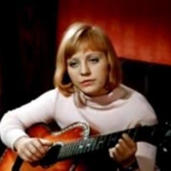 Светлана Крючкова - Черное и белое (один куплет) (Музыка из сериала "Большая перемена")