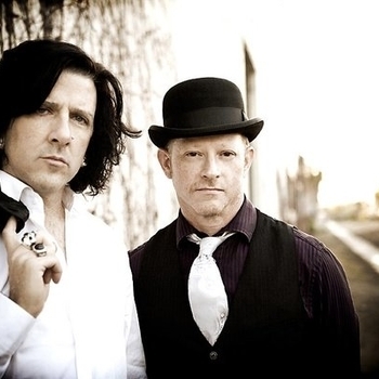 7Horse - Meth Lab Zoso Sticker (Музыка из сериала "Помнить всё / Unforgettable") (Сезон 3, серия 4)