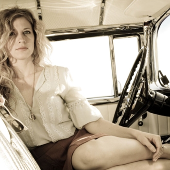 Brooke White - Use Somebody