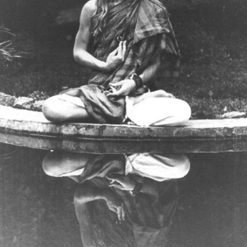 Srila Gurudeva - Bhaja Hu Re Mana