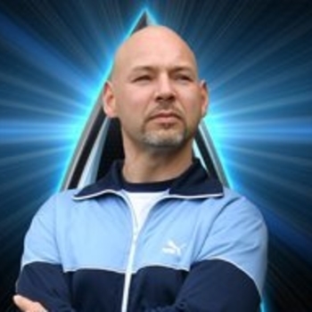 BK Duke & DJ Favorite - Hands Up (Radio Edit)