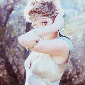 Bo Bruce - Brighter Moon