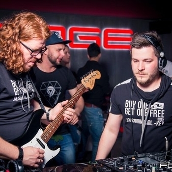 Buy One Get One Free - BOB MARLEY & BUY ONE GET ONE FREE - JAMMIN 2011 (feat. Delight Sax)