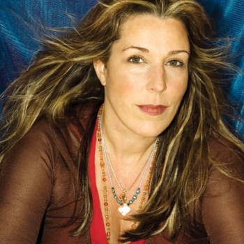 Olivia Newton-John and Beth Nielsen Chapman, Amy Sky - My Heart Goes Out To You (Liv On 2016)