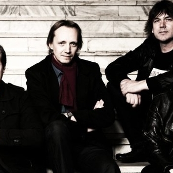 Bet Bet - Caurspidiga kleitina