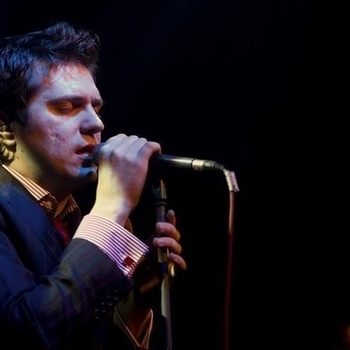 Byron - Colaj suprarealist