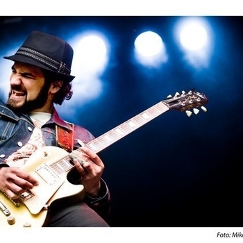 Black Bottle Riot - The Little Things