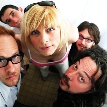 Артист Bettie Serveert