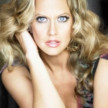 Артист Barbara Schoneberger (Barbara Schöneberger)