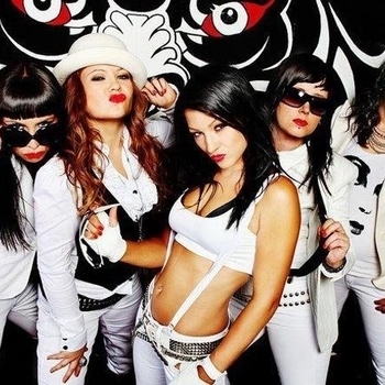 Артист Barbe-Q-Barbies