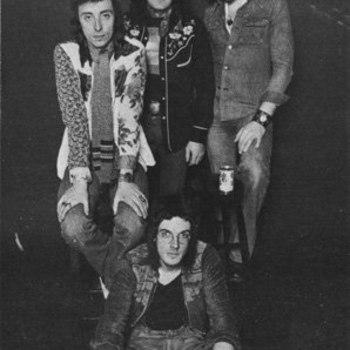 Артист Broken Glass