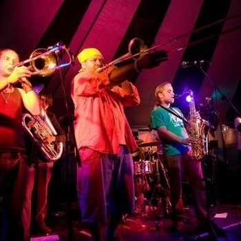 Brassroots - Seven Nation Army