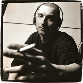 Beaumont Hannant - 'A Coffee With Benson'