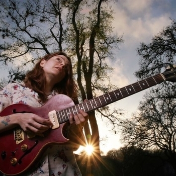 Carolyn Wonderland - Dust My Broom