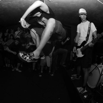 cut'n'run - голоса за спиной