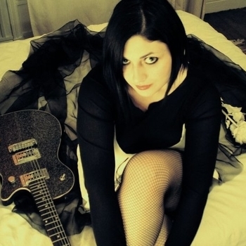 CYLEW - Fall To Pieces