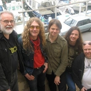 Crazy World - R.J. & НЛО & PAyNE