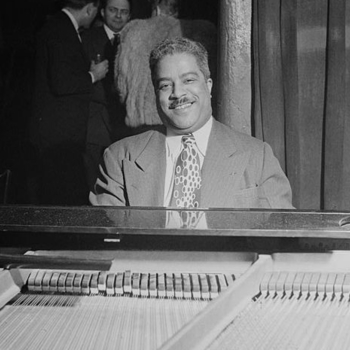 Cliff Jackson - Squeeze Me