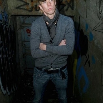 Cyro - Score a million