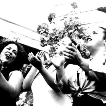 Charming Hostess - Viva Orduenya