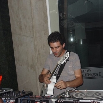 Canu - Sobre las Ruinas