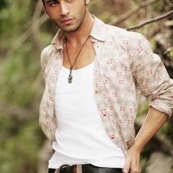 Артист Emre Kaya