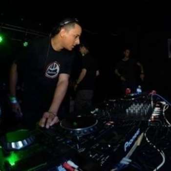 Eazy, G-Voo, Баястан - Bombita