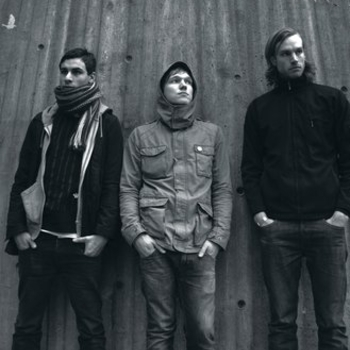 Eskju Divine - Put Your Arms Around Me