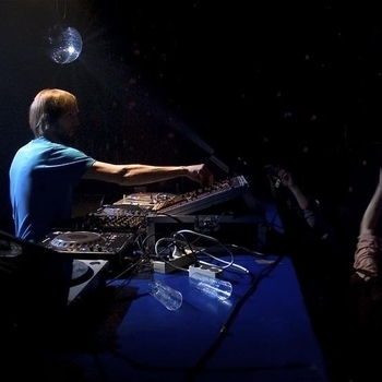 Electric Rescue, Traumer - When I Get You Down (Traumer I Break Mix)