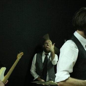 Fort Frances - Building a Wall (Мелодия из сериала "Сумеречные охотники / Shadowhunters") (Сезон 2) (Серия 3)