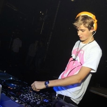 Kaskade - Lessons in Love (Fareoh Remix)