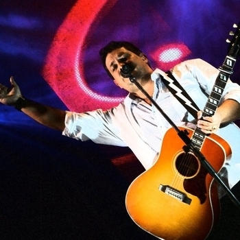 Fernandinho - O Hino (Ao Vivo)