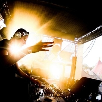 Frontliner, Deepack, Jordan Jade - Separate Lives