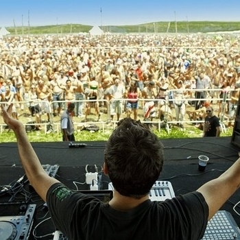 Freedom Fighters - Warp Drive (Robotick Rmx)