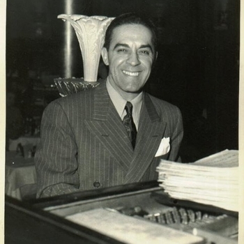 Frankie Carle and His Orchestra - Medley: Pretty Girl Is Like a Melody / Mandy / All by Myself (Remastered)