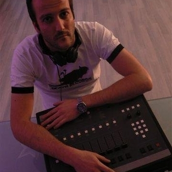 Ampersounds, Fred Falke, Zen Freeman, Baccus - Feel The Beat