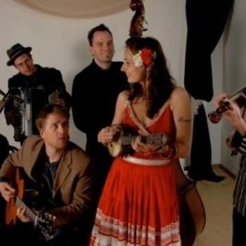 Fishtank - Sound The Alarm