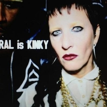 Feral Is Kinky - Dskasting (Музыка из фильма "Одетый, как девушка / Dressed as a Girl")