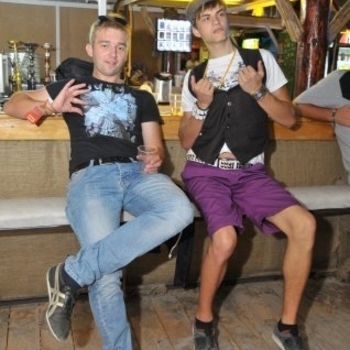 Funky Monkeys - танец домовых