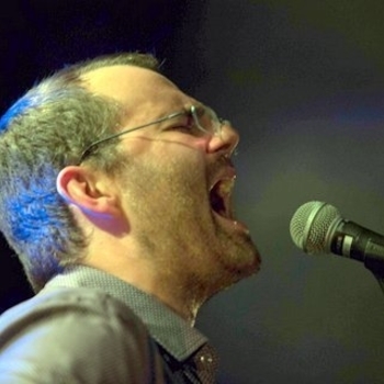 Fred & The Healers - Love Is A Lie