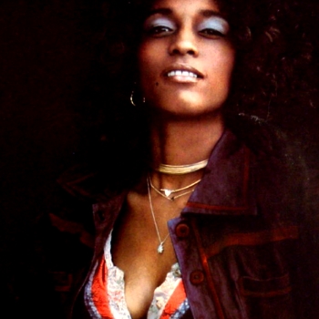 Gwen McCrae - Keep The Fire Burning (Disco Syndicate's Burnin' Hot Cut)