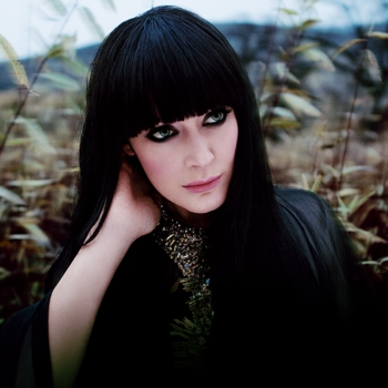 Ginny Blackmore - Holding You  (feat. Stan Walker)