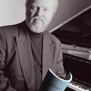 Ramzan Paskaev - I feel alone - a lyric medley on folk tunes