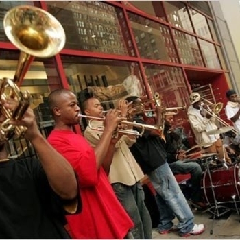 Hypnotic Brass Ensemble - Hypnotic