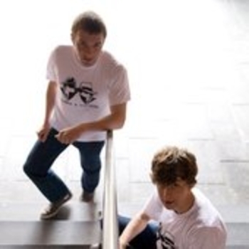 Holmes & Watson - We Are Dancing