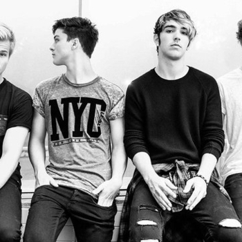 Hollywood Ending - Kiss You