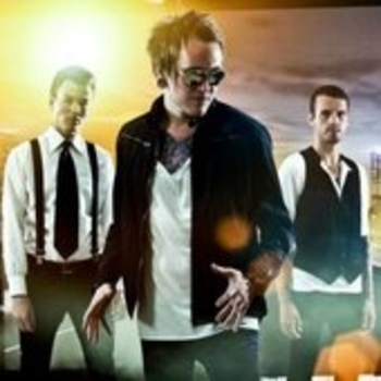 Hearts & Hands - Elastic Heart