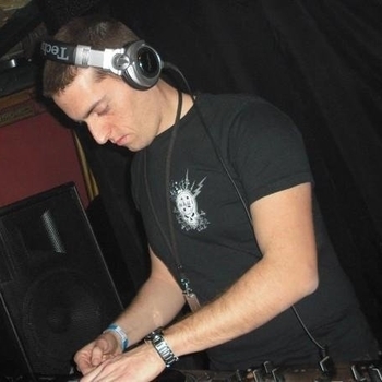 Angerfist ft. Hellsystem - Dreams