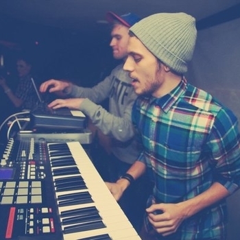 Артист Hot Hot Hawk