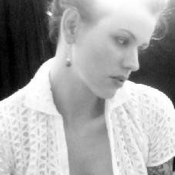 Артист Hope Waits